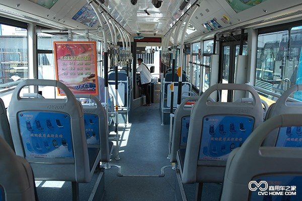 服務(wù)于濟南公交的金旅公交車內(nèi)飾.png