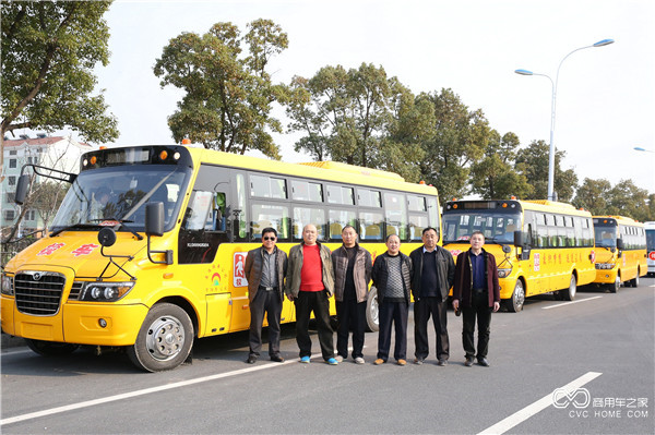 泰安交運(yùn)集團(tuán)寧陽(yáng)分公司對(duì)海格校車十分滿意.JPG